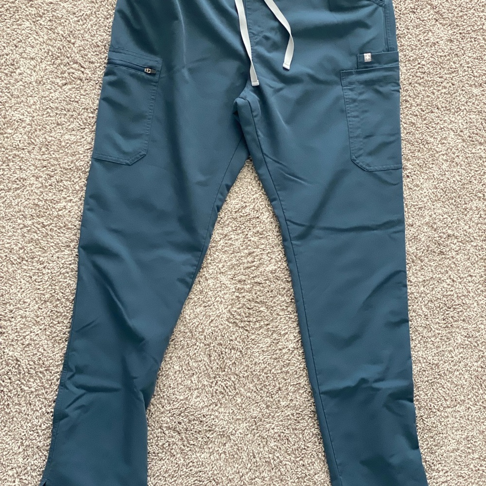 Women’s FIGS Yola Skinny Scrub Pants